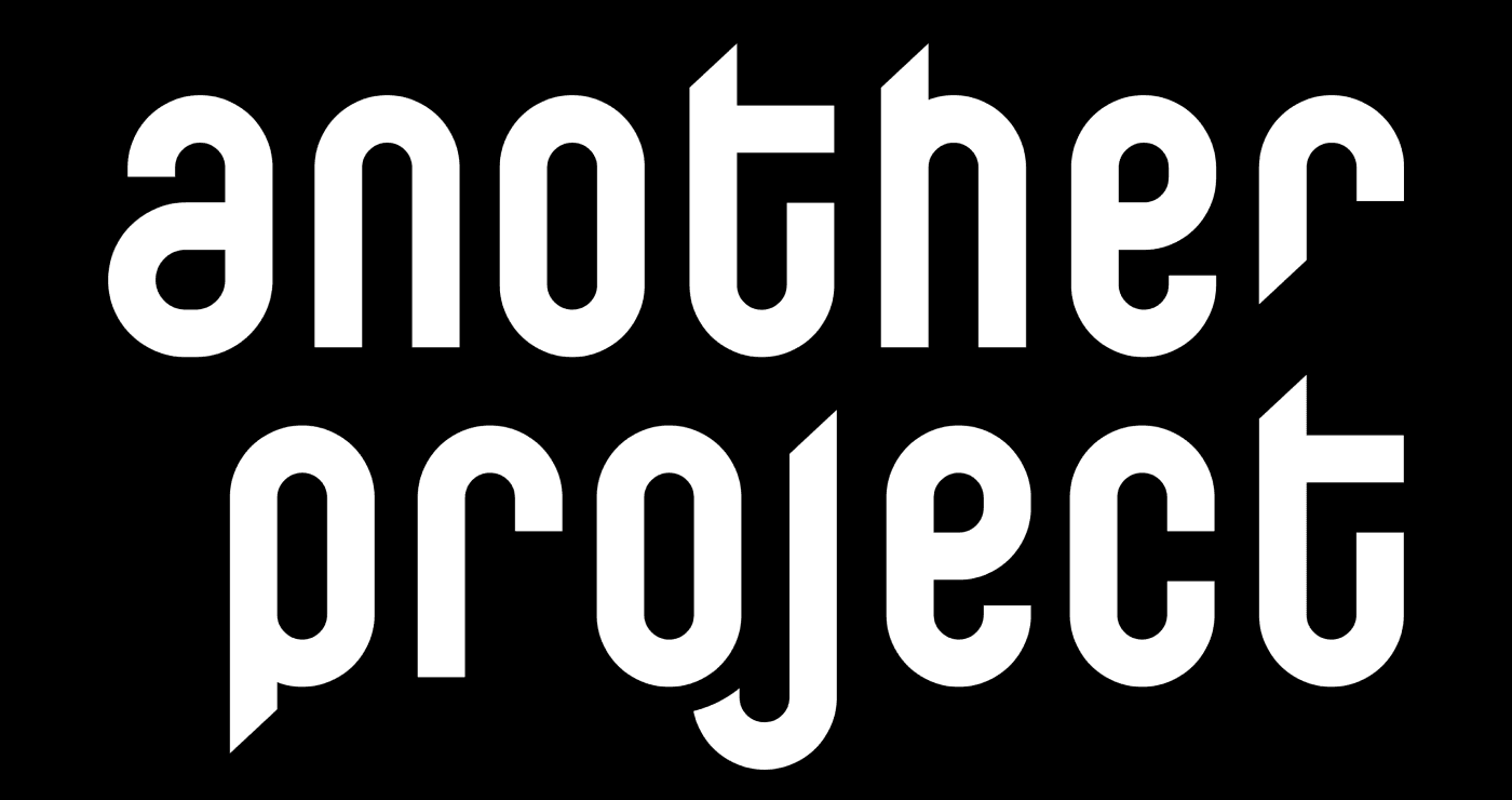 Sticker Another Project. Afferra un bordo e trascina verso il centro. Usa le frecce per provarlo e Spazio per ripartire.